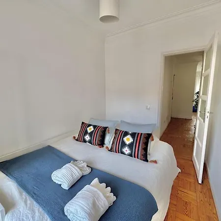 Apartment Viver - Em Campo De Ourique Lisbon